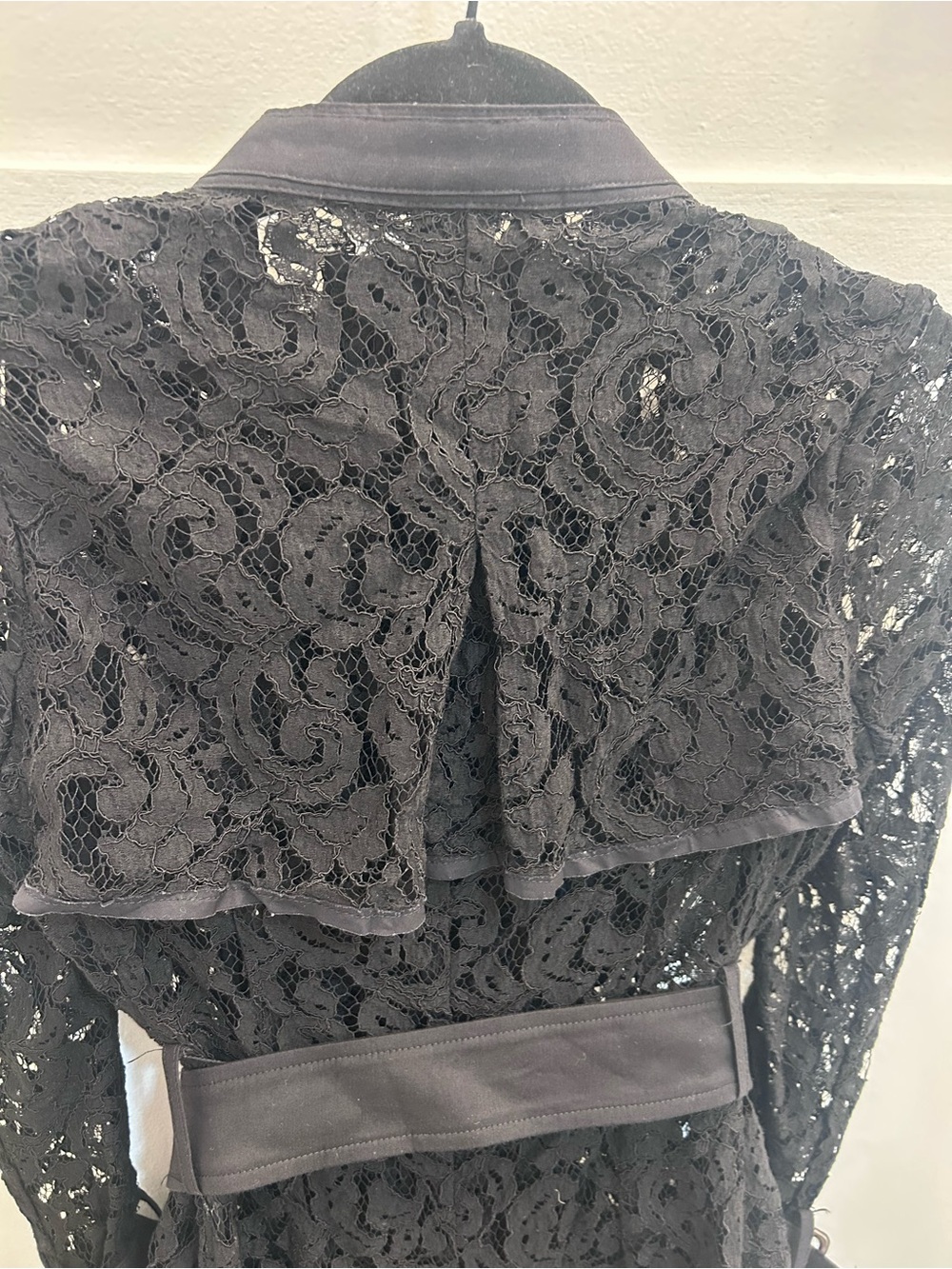 Victorian-style Gothic Lace Long-Sleeve Belted Double-breasted Jacket - Picture 9 of 10